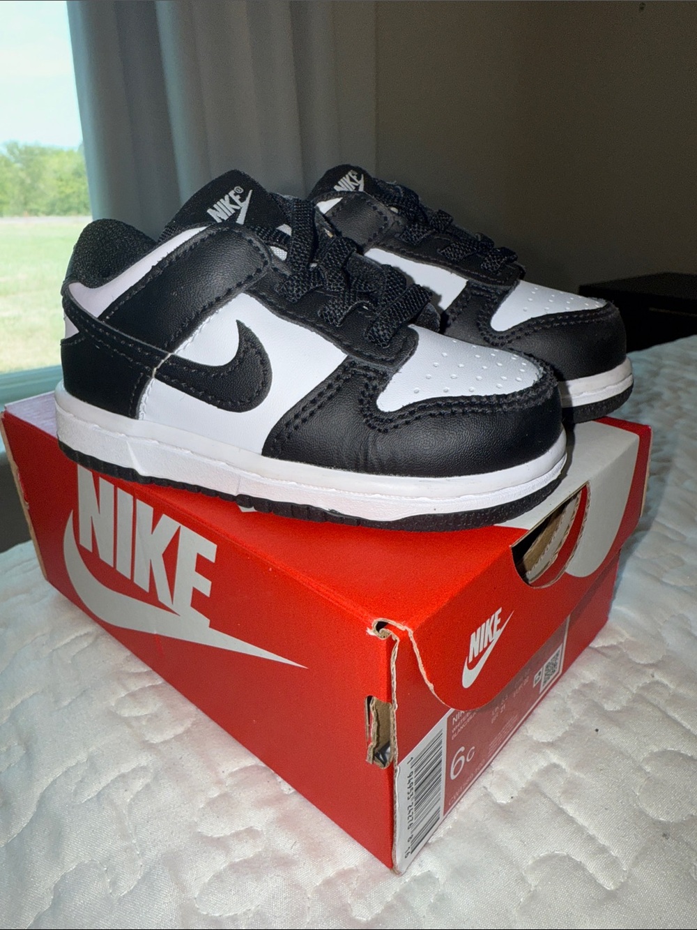 Nike Kids Low Dunks (Pandas)